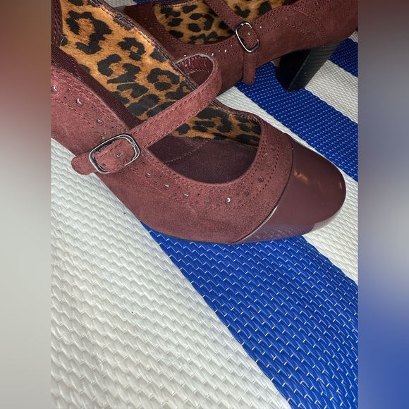 🎉✨ CLARKS WOMEN’S SAPPHIRE VASE BURGUNDY SUEDE MARY JANE PUMPS HEELS SIZE 7.5 - Picture 14 of 16